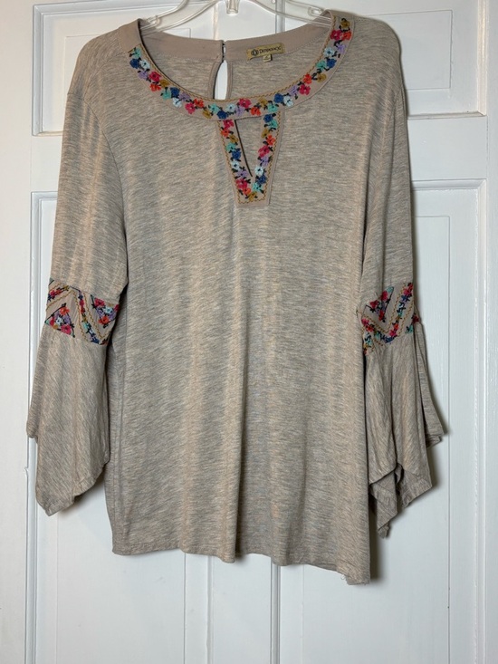 Democracy Tops - Democracy Beige w/Colorful Floral Embroidered 3/4 Sleeve Blouse Top Women’s L